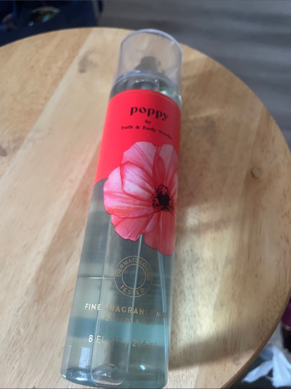 Bath & Body Works Poppy Fine Fragrance Mist in coral pink